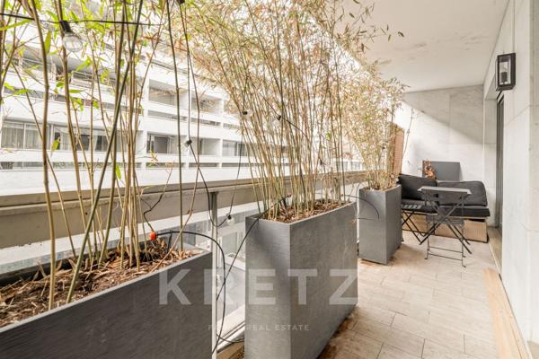 Paris 7ème - Rue Saint-Dominique - Balcon - Lumineux - Calme - Excellent état