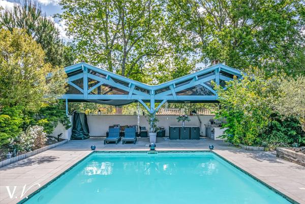 BISCARROSSE - MAISON D'ARCHITECTE ATYPIQUE SUR PARC