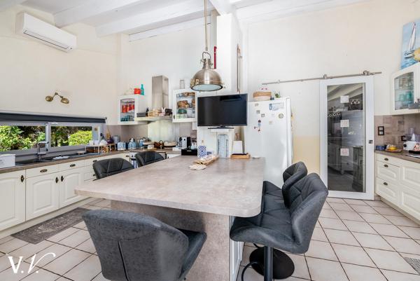 BISCARROSSE - MAISON D'ARCHITECTE ATYPIQUE SUR PARC