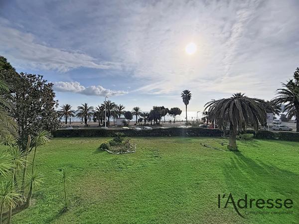 FRONT DE MER ! Appartement 2 pièces avec cave et parking !