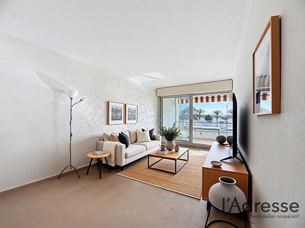 FRONT DE MER ! Appartement 2 pièces avec cave et parking !