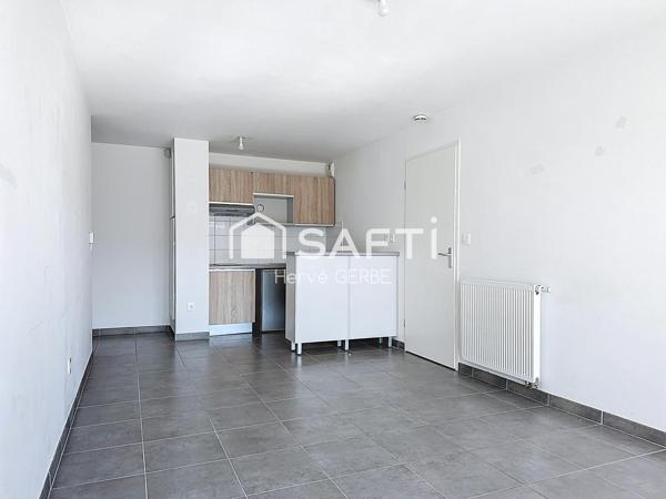 T2 lumineux avec balcon et stationnement