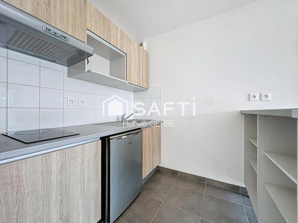 T2 lumineux avec balcon et stationnement