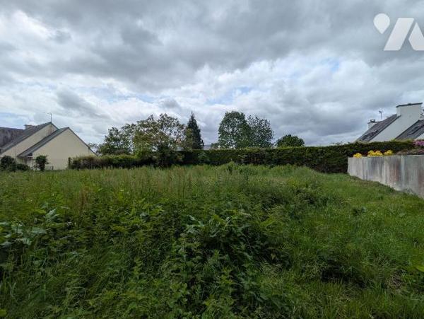 Terrain à bâtir, viabilisation à la charge des acquéreurs. Secteur calme