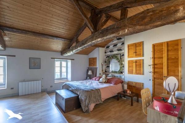 Maison à vendre |  Mirambeau |  7 pièces | 250 m²