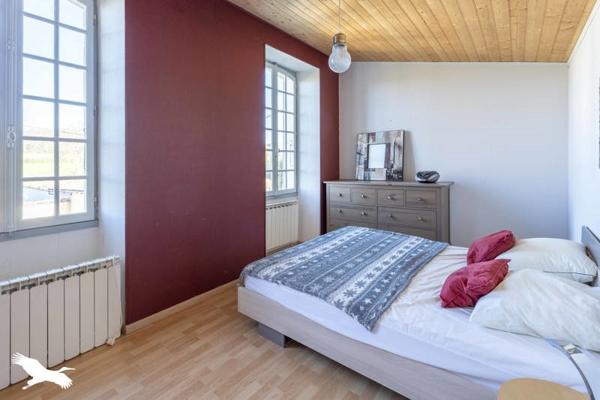 Maison à vendre |  Mirambeau |  7 pièces | 250 m²