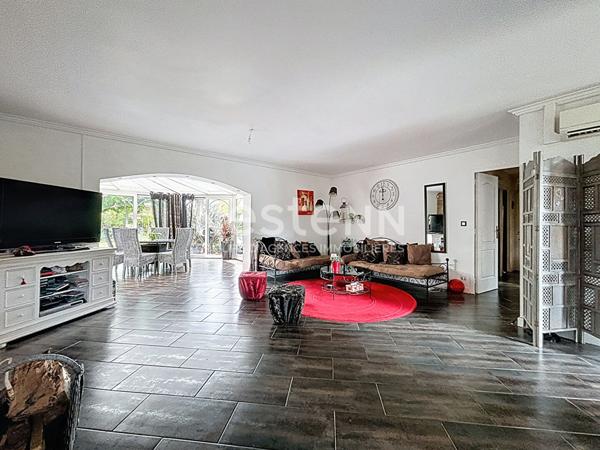 Maison 6 chambres à vendre à La Chevrolière - 8 pièces, piscine et jardin