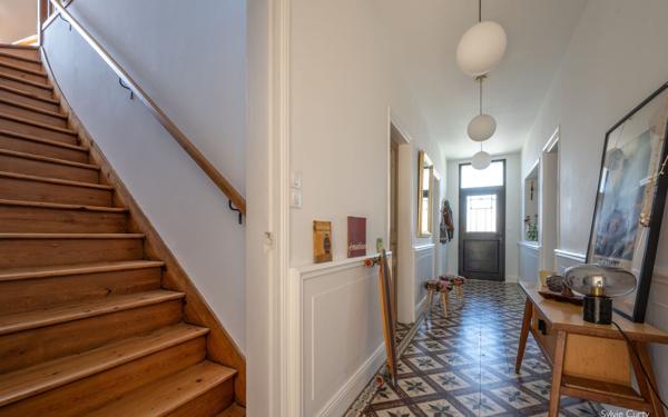 Maison à vendre    5 pièces • 200 m2 Angoulins