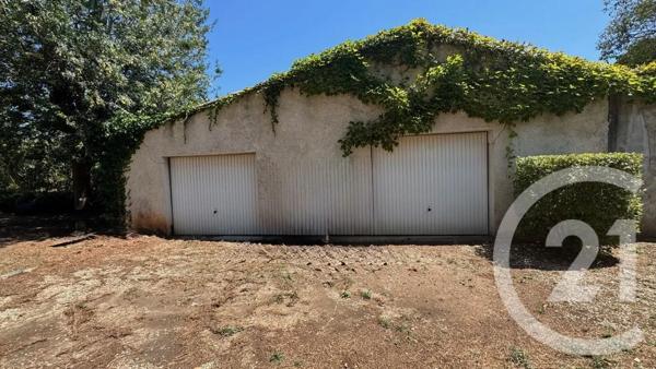 Maison à vendre  8 pièces - 216 m 2   LA GARDE  - 83