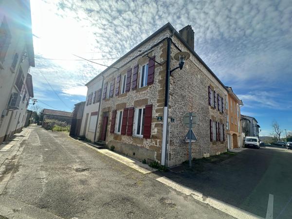 Dans bourg de Cazeres sur l'adour