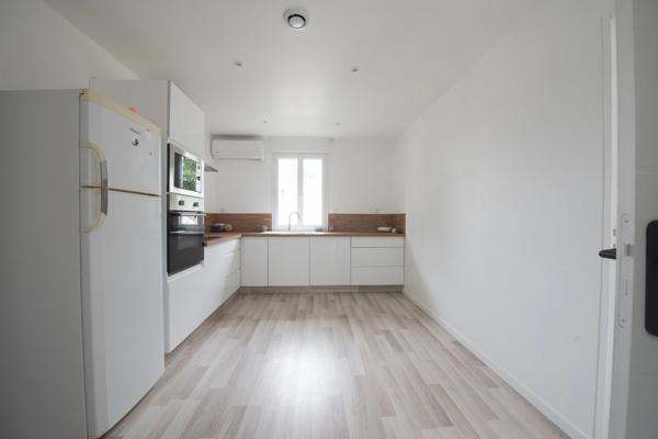 Appartement duplex rénové 3 chambres avec mezzanine proche centre