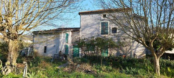 MAISON EN PIERRE A RÉNOVER AVEC JARDIN