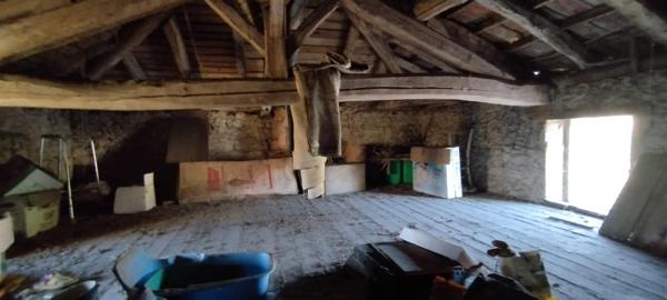 MAISON EN PIERRE A RÉNOVER AVEC JARDIN