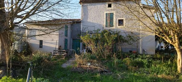 MAISON EN PIERRE A RÉNOVER AVEC JARDIN
