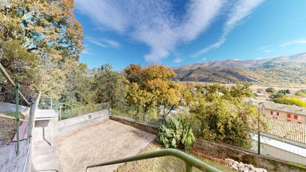 Maison de village avec jardin et vue sur la vallée