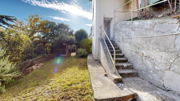 Maison de village avec jardin et vue sur la vallée