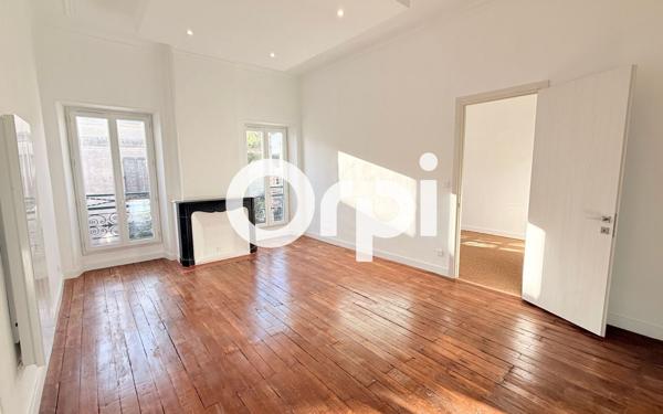 Appartement à vendre    3 pièces •  Hyères