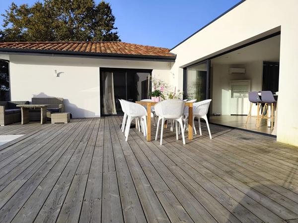 Azur Maison de 163 m² avec dépendance, piscine et vue forêt