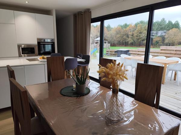 Azur Maison de 163 m² avec dépendance, piscine et vue forêt