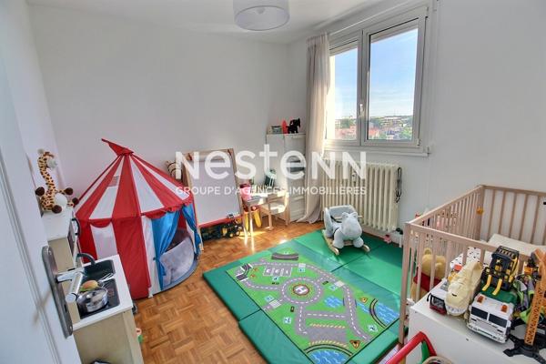 NESTENN VENISSIEUX - VENISSIEUX- SECTEUR CENTRE VILLE- T6- 92m²-  METRO - TRAMWAY - BUS  - GARE - COMMERCES - ECOLES - COLLEGES - PROCHE AXES ROUTIERS- IDEAL INVESTISSEUR