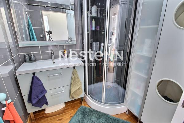 NESTENN VENISSIEUX - VENISSIEUX- SECTEUR CENTRE VILLE- T6- 92m²-  METRO - TRAMWAY - BUS  - GARE - COMMERCES - ECOLES - COLLEGES - PROCHE AXES ROUTIERS- IDEAL INVESTISSEUR