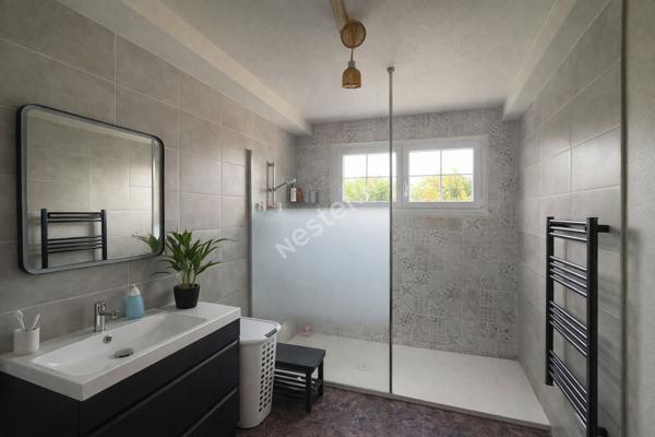Maison familiale 5 chambres / Terrain 808 m² / Châteaugiron