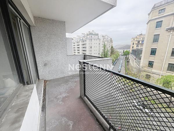 PARIS 16-AUTEUIL SUD: Appartement 2 pièce(s) 57m² travaux, métro, immeuble standing, lumineux,balcon