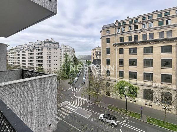 PARIS 16-AUTEUIL SUD: Appartement 2 pièce(s) 57m² travaux, métro, immeuble standing, lumineux,balcon