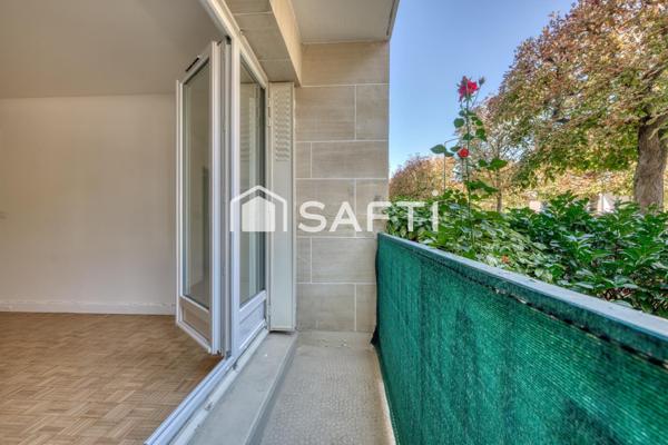 Studio avec balcon, cave, parking - 5min du RER Le Parc