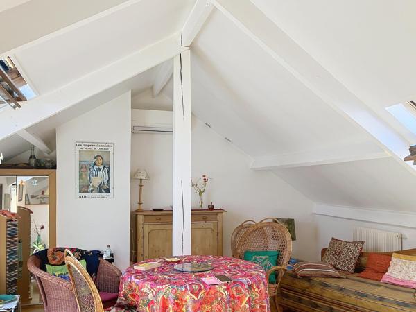 En limite de Vincennes, appartement mansardé