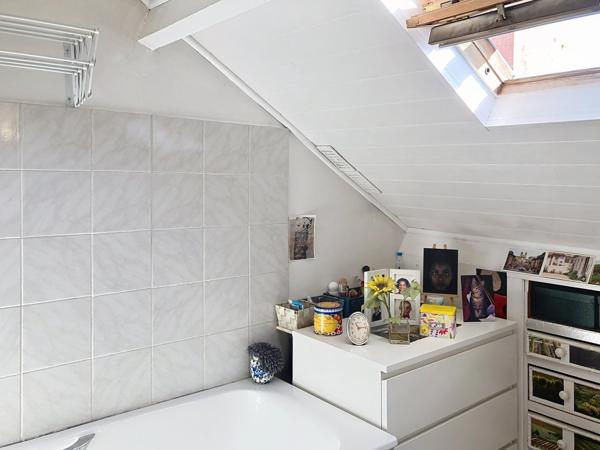 En limite de Vincennes, appartement mansardé