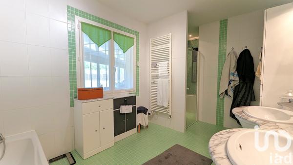 Maison à vendre 8 pièces 250 m² Montendre