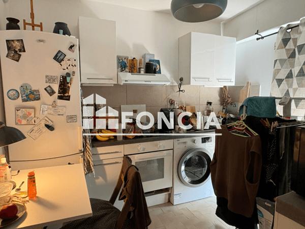 Location Studio 36.5 m² - 18 AVENUE DE BELGIQUE Hyeres 83400
