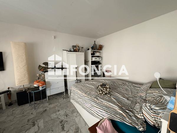 Location Studio 36.5 m² - 18 AVENUE DE BELGIQUE Hyeres 83400