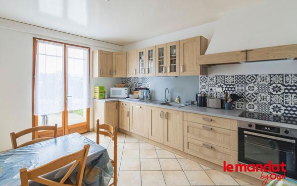 Maison à vendre    6 pièces •  Saint-Martin-d'Ablois