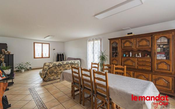 Maison à vendre    6 pièces •  Saint-Martin-d'Ablois