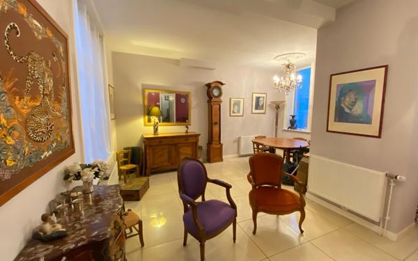 Immeuble à vendre    7 pièces • 164 m2 Seclin