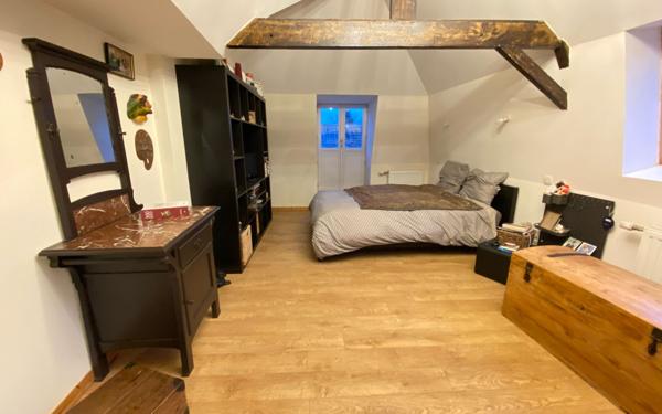 Immeuble à vendre    7 pièces • 164 m2 Seclin