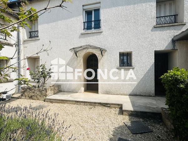 Location Maison 7 pièces 153.4 m² - 31 RUE DU VIEUX PERRAY Ste Genevieve Des Bois 91700