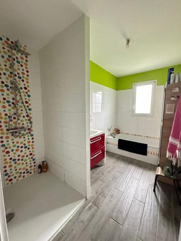 Maison plain pied 100 m² à vendre à Maché