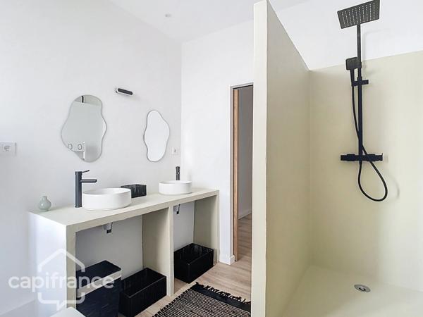 Maison rénovée 7 pièces + studio THOUARS (79)