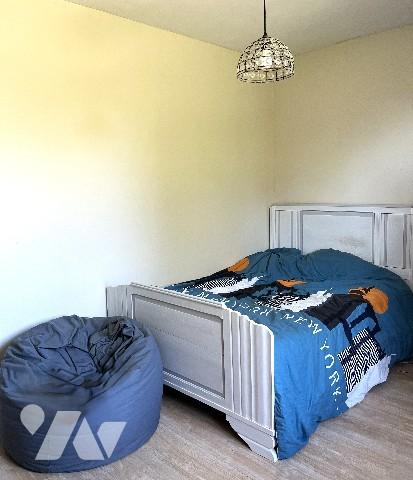 Maison familiale à vendre située à LA PLAINE SUR MER, nichée dans un environnement paisible.