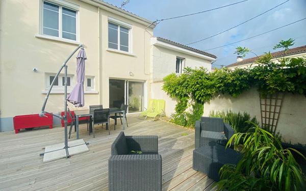 Maison à vendre    5 pièces •  Saintes