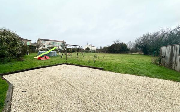 Maison à vendre    5 pièces •  Saintes