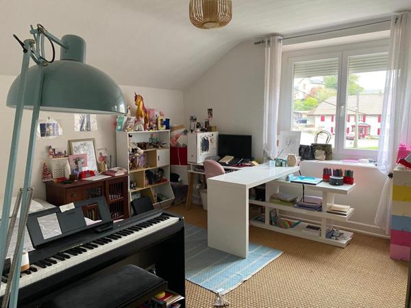 Maison 161m², 4ch, jardin, revenus locatifs, Voujeaucourt