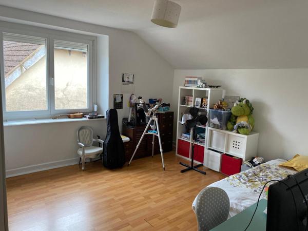 Maison 161m², 4ch, jardin, revenus locatifs, Voujeaucourt