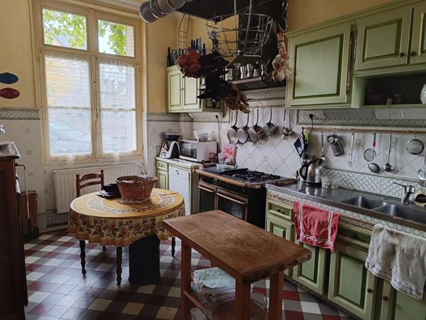 À vendre - Maison bourgeoise, 12 pièces située à Montval-sur-Loir (72500)
