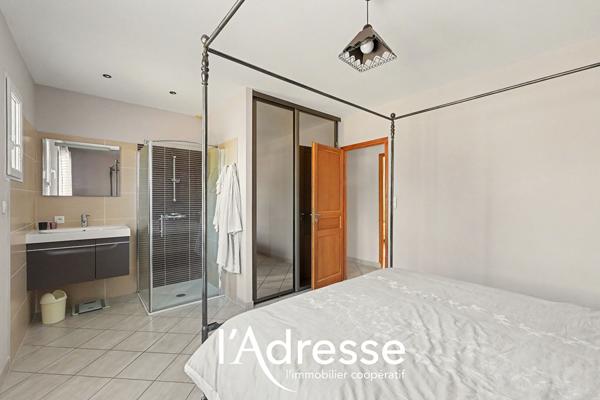 Exclusivité l'Adresse Immobilier - La Salvetat Saint Gilles - Maison de 137m² avec un grand sous-sol de 70m² sur un terrain de 731m²