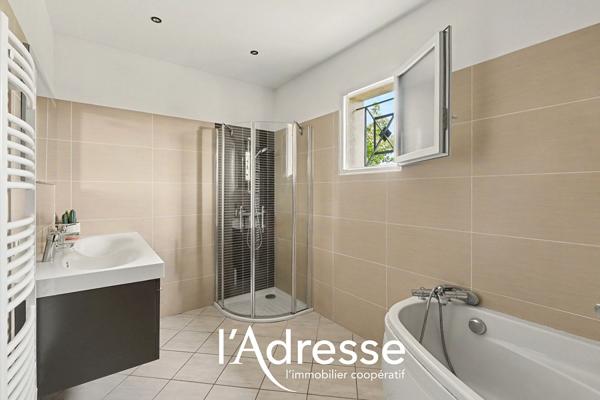 Exclusivité l'Adresse Immobilier - La Salvetat Saint Gilles - Maison de 137m² avec un grand sous-sol de 70m² sur un terrain de 731m²