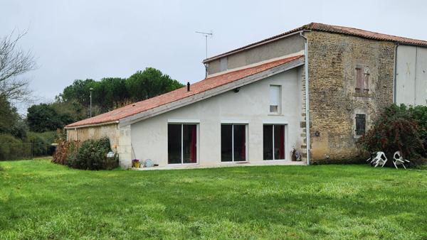Maison familiale 160 m² avec jardin, possibilité deux logements, à Maillé